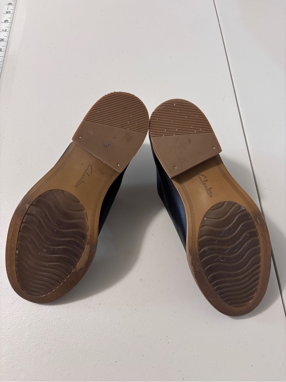 Clarks Womens Slip On Oxford Size 7 Edenvale Opal Black Leather Minimalist Comfy - Picture 2 of 4